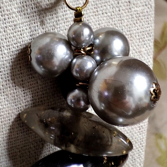 Huge Faux Black Grey Pearls Gold Flecks Lucite Confetti Glass Vintage Necklace - Picture 10 of 16